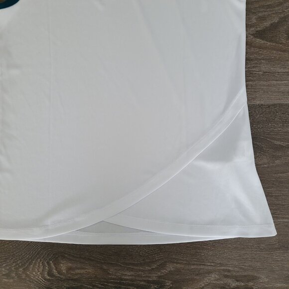 PGA Tour Women’s Medium Golf 2 Button Sleeveless Fragmented Stretch Shirt Top - Picture 5 of 8